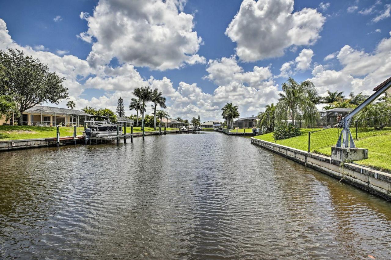 Canal-Front Oasis With Dock And Kayaks In Cape Coral! Extérieur photo