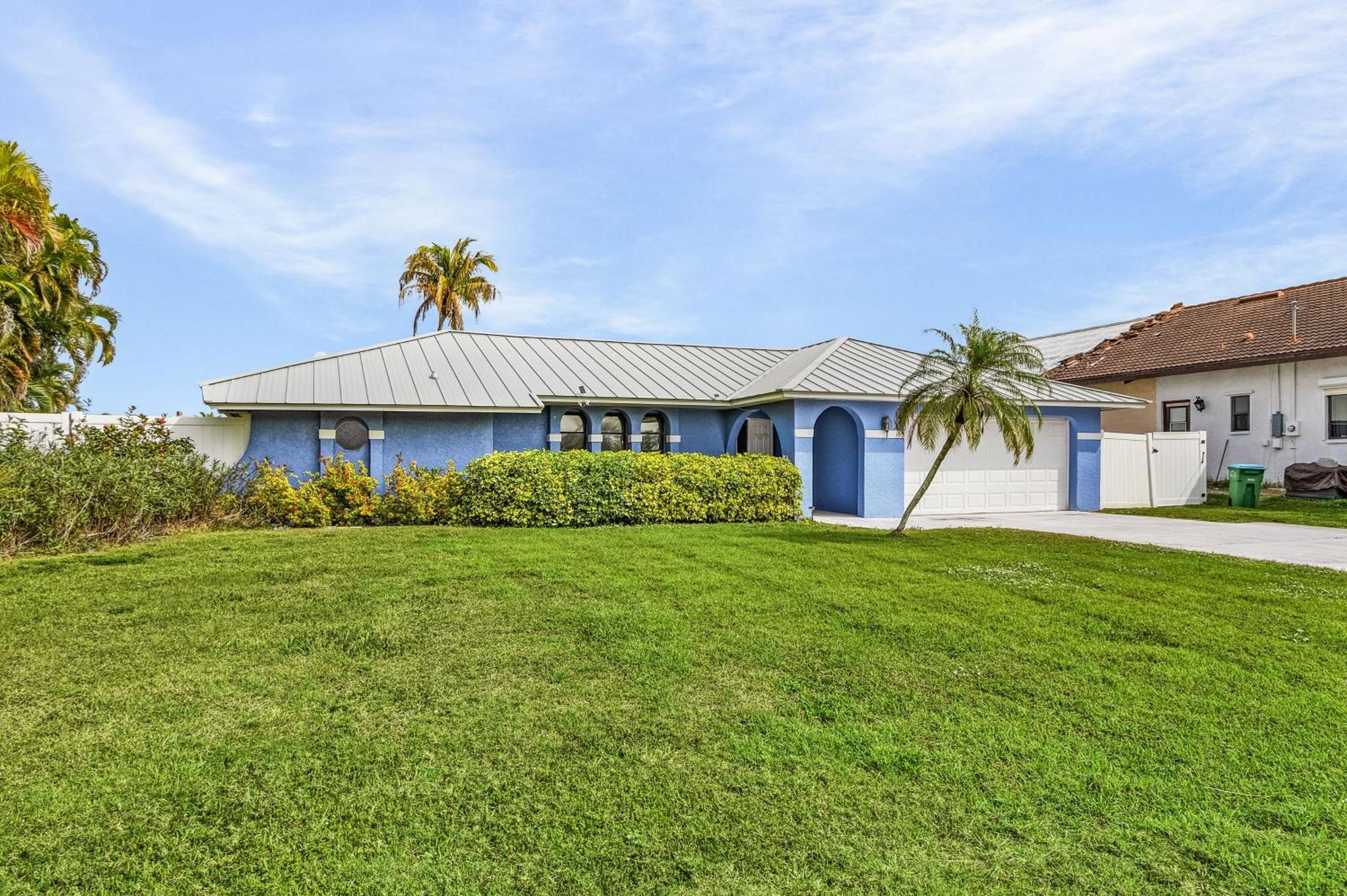 Canal-Front Oasis With Dock And Kayaks In Cape Coral! Extérieur photo