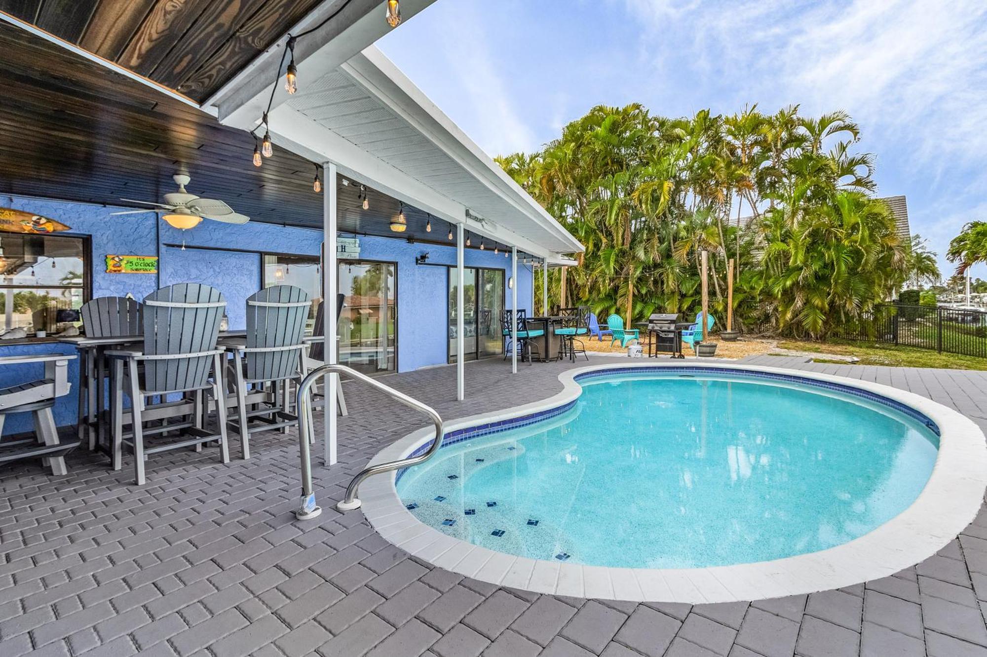 Canal-Front Oasis With Dock And Kayaks In Cape Coral! Extérieur photo
